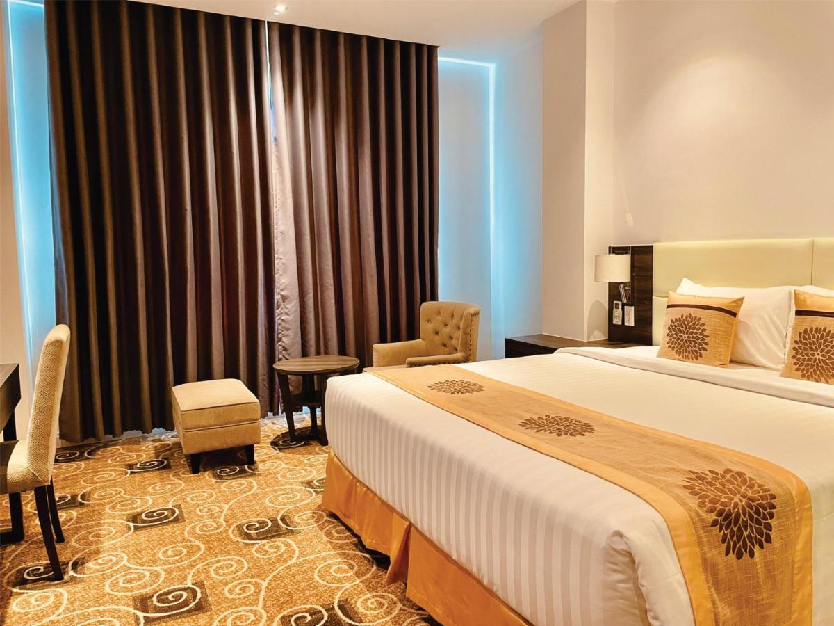 Elizabeth Hotel Thu Dau Mot Eksteriør bilde